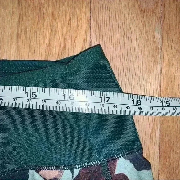 Women's Oiselle Special Edition Roga Lined Running Shorts Floral Size 10 - Picture 10 of 11